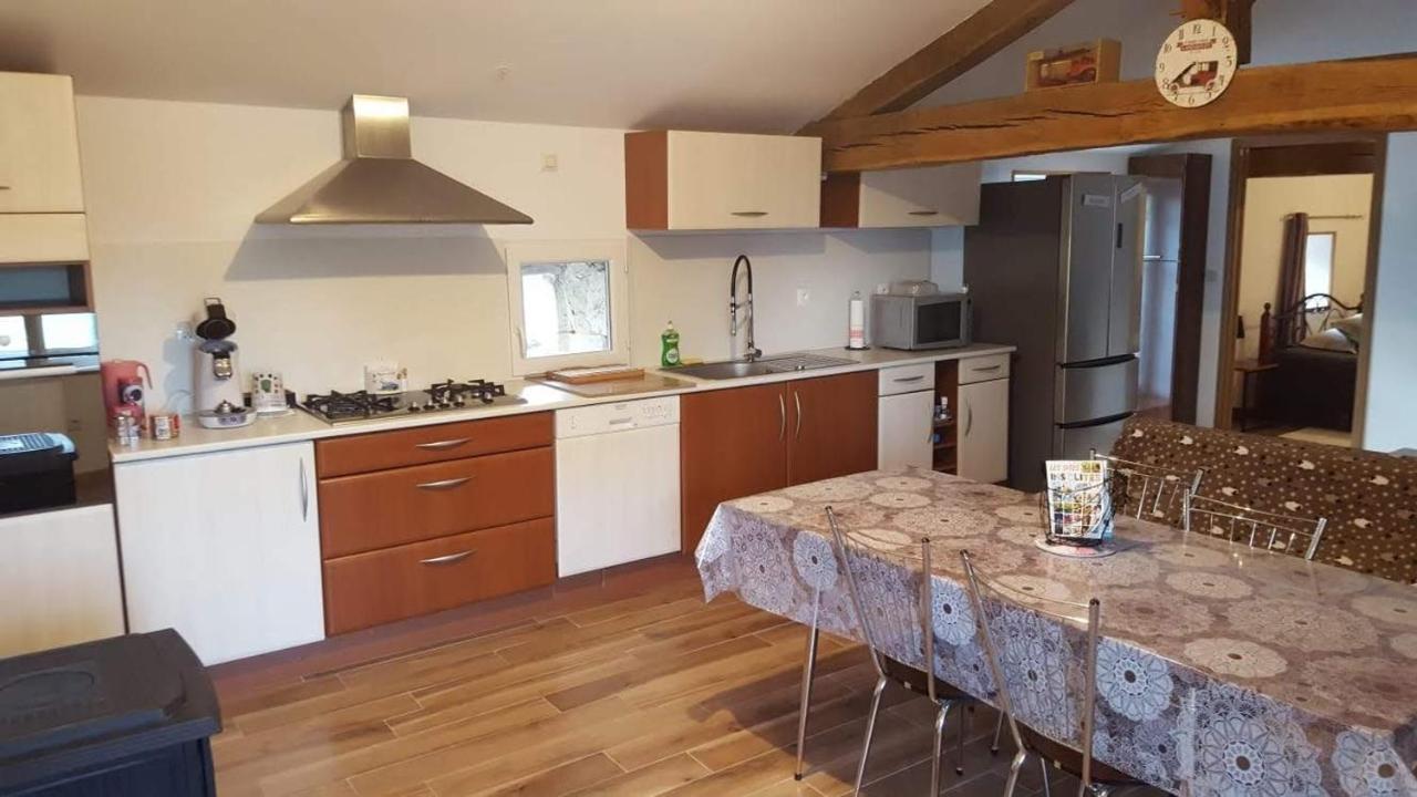 La Thibaudiere Gite 70M2 Mirebeau Esterno foto